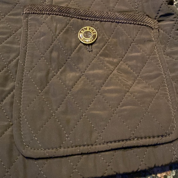 Just like new, barely worn! Talbots petite nylon vest in excellent condition! - Picture 4 of 7